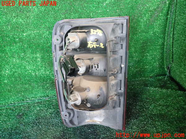 1UPJ-32781530]ビッグホーン(UBS73GW)右テールランプ 中古_m0002.jpg