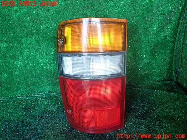 1UPJ-32781536]ビッグホーン(UBS73GW)左テールランプ 中古_m0001.jpg