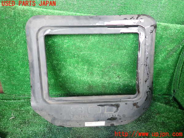 1UPJ-32782160]ビッグホーン(UBS73GW)エンジンアッパーカバー 中古_m0001.jpg