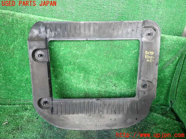 1UPJ-32782160]ビッグホーン(UBS73GW)エンジンアッパーカバー 中古_m0003.jpg