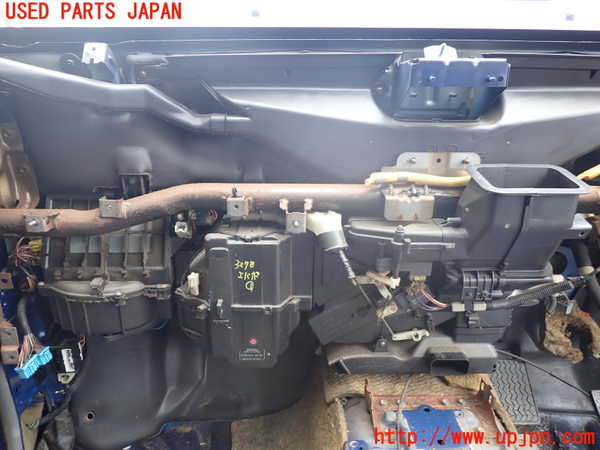5UPJ-32786081]ビッグホーン(UBS73GW)エバポレーター1 中古_m0001.jpg