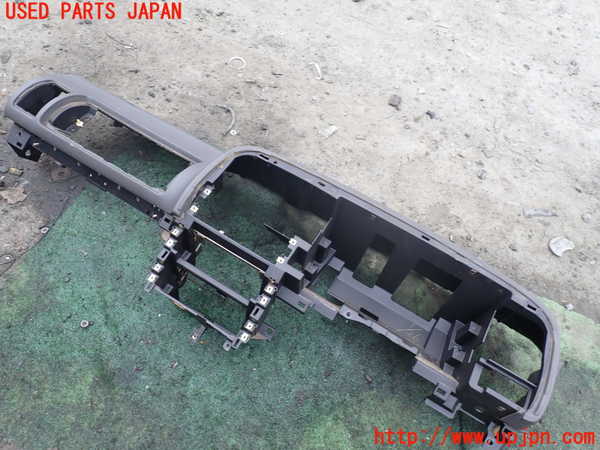 5UPJ-32787505]ビッグホーン(UBS73GW)ダッシュボード 中古_m0001.jpg