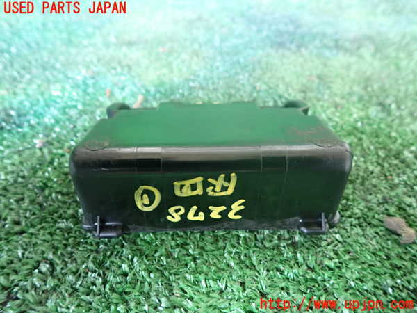 5UPJ-32787821]ビッグホーン(UBS73GW)灰皿1 中古_m0002.jpg