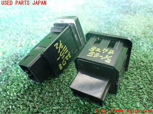 1UPJ-32786280]ビッグホーン(UBS73GW)ミラースイッチ 中古_m0002.jpg