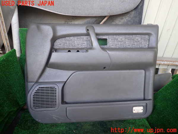 1UPJ-32781234]ビッグホーン(UBS73GW)右前ドア内張り 中古_m0001.jpg