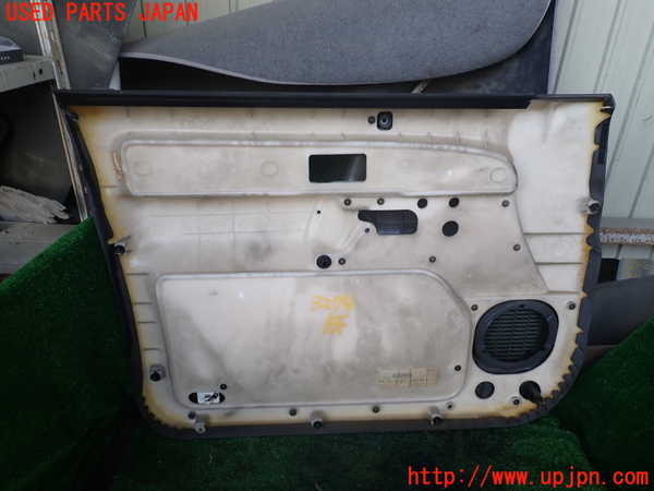 1UPJ-32781234]ビッグホーン(UBS73GW)右前ドア内張り 中古_m0004.jpg