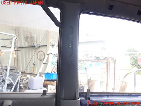 1UPJ-32787670]ビッグホーン(UBS73GW)左センターピラートリム 中古_m0002.jpg