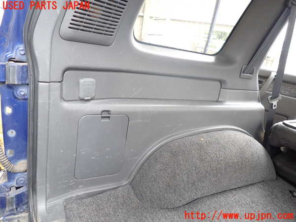 1UPJ-32787680]ビッグホーン(UBS73GW)左リアピラートリム 中古_m0003.jpg