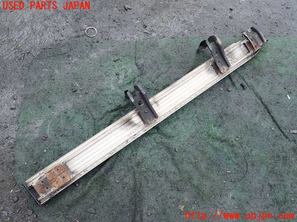 1UPJ-32791392]ランクルプラド(KZJ71W)左サイドステップ 中古_m0002.jpg
