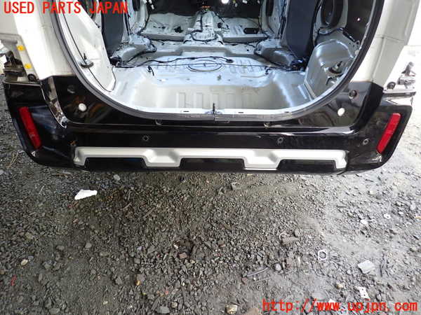 1UPJ-32801610]デリカミニ(B34A)リアバンパー 中古_m0001.jpg