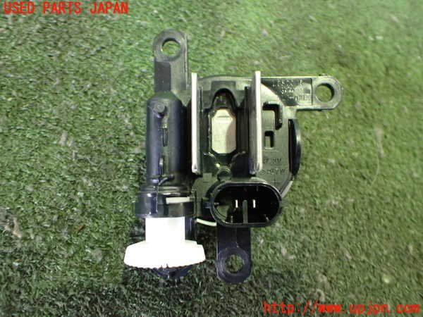 2UPJ-32811180]フィアット・600e(FH1FI)右フォグ 中古_m0002.jpg