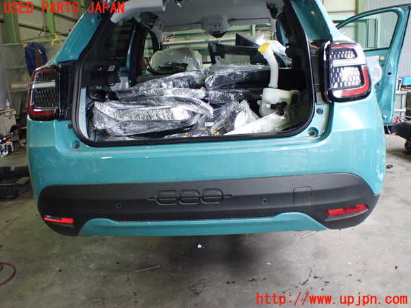 2UPJ-32811610]フィアット・600e(FH1FI)リアバンパー 中古_m0001.jpg