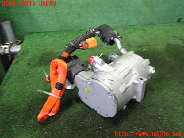 2UPJ-32816025]フィアット・600e(FH1FI)エアコンコンプレッサー 中古_m0001.jpg