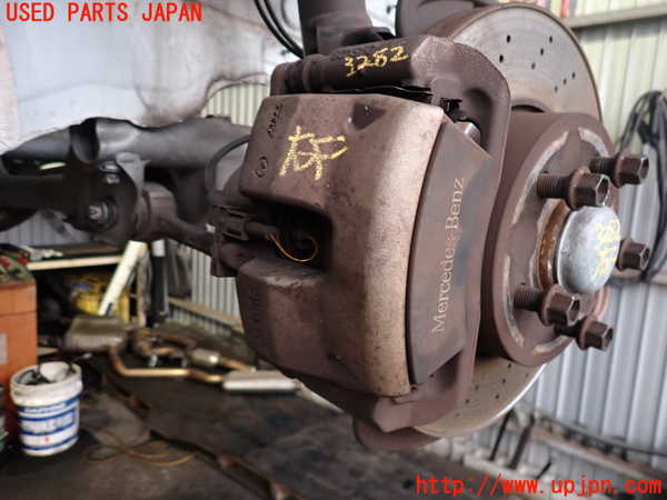 2UPJ-32824080]ベンツ C180 ステーションワゴン(204249)(S204)右フロントキャリパー 中古_m0001.jpg
