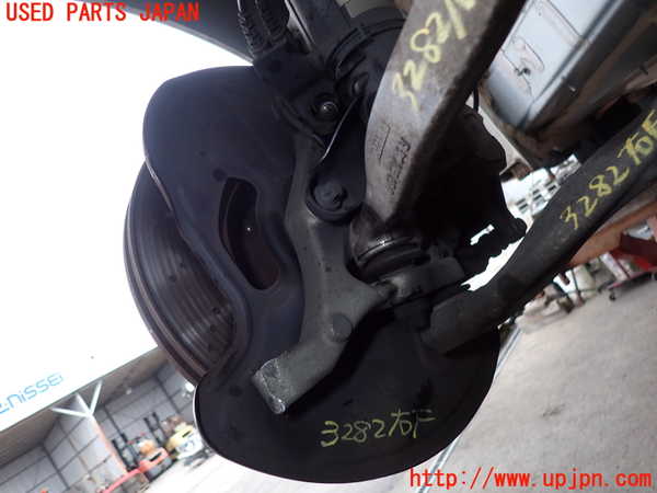 2UPJ-32824290]ベンツ C180 ステーションワゴン(204249)(S204)右フロントナックルハブ 中古_m0001.jpg