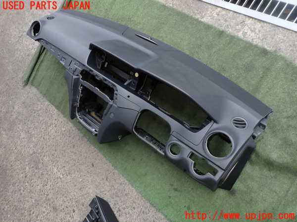 2UPJ-32827505]ベンツ C180 ステーションワゴン(204249)(S204)ダッシュボード 中古_m0001.jpg