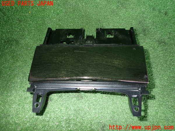 2UPJ-32827821]ベンツ C180 ステーションワゴン(204249)(S204)灰皿1 中古_m0001.jpg