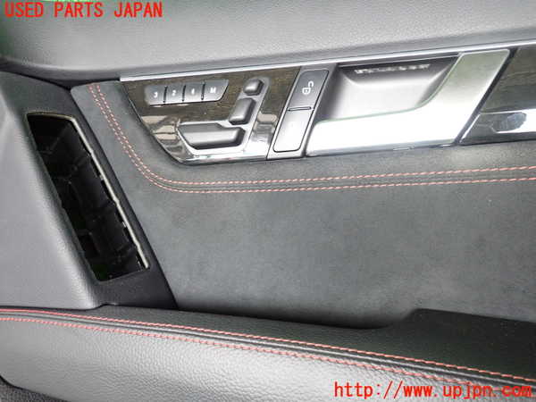 2UPJ-32821234]ベンツ C180 ステーションワゴン(204249)(S204)右前ドア内張り 中古_m0002.jpg