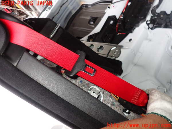 2UPJ-32827155]ベンツ C180 ステーションワゴン(204249)(S204)右2列目シートベルト 中古_m0001.jpg