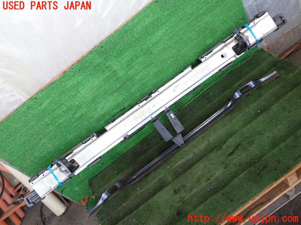 2UPJ-32831014]BMW アクティブハイブリッド5 F10(AH5)(FZ35)フロントバンパーホースメント 中古_m0003.jpg