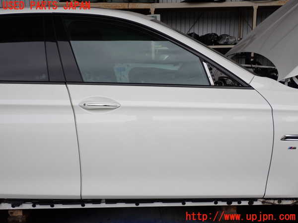 2UPJ-32831230]BMW アクティブハイブリッド5 F10(AH5)(FZ35)右前ドア 中古 AGC M62 43R-00050_m0001.jpg