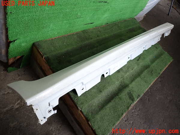 2UPJ-32831390]BMW アクティブハイブリッド5 F10(AH5)(FZ35)右サイドステップ 中古_m0003.jpg