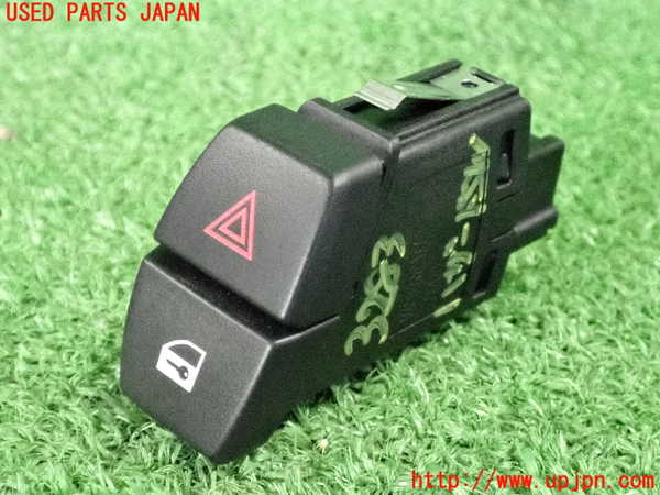 2UPJ-32836290]BMW アクティブハイブリッド5 F10(AH5)(FZ35)ハザードスイッチ 中古_m0001.jpg