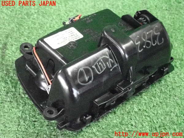 2UPJ-32837821]BMW アクティブハイブリッド5 F10(AH5)(FZ35)灰皿1 中古_m0003.jpg