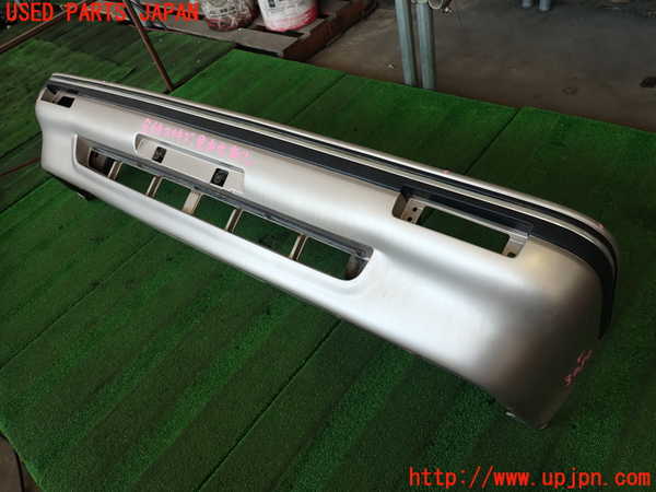 2UPJ-32841010]クラウン 4ドア ハードトップ(GS131)フロントバンパー 中古_m0001.jpg