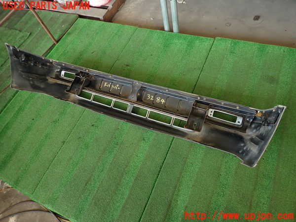 2UPJ-32841010]クラウン 4ドア ハードトップ(GS131)フロントバンパー 中古_m0005.jpg
