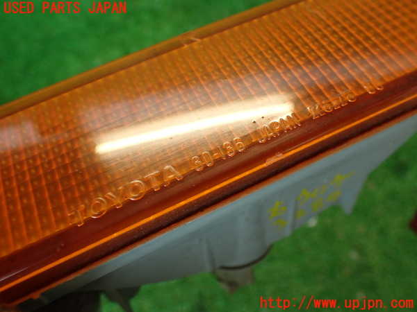 2UPJ-32841160]クラウン 4ドア ハードトップ(GS131)右ウィンカーレンズ 中古_m0003.jpg