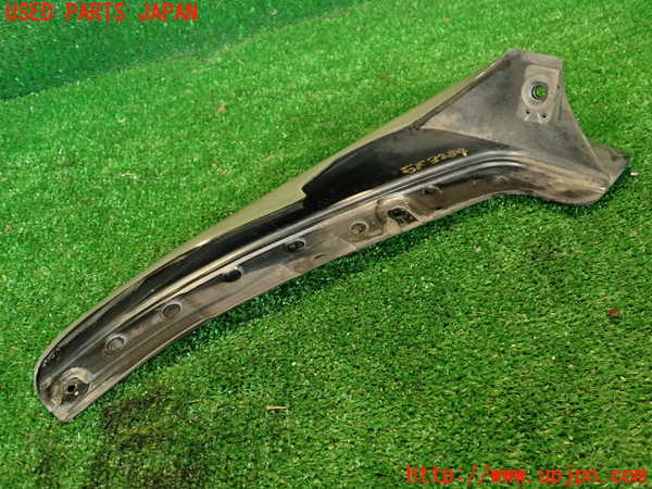 2UPJ-32841450]クラウン 4ドア ハードトップ(GS131)右フロントマッドガード(泥除け) 中古_m0004.jpg