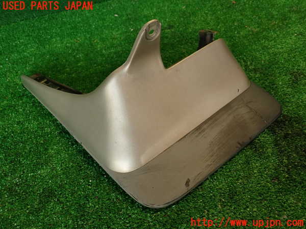 2UPJ-32841456]クラウン 4ドア ハードトップ(GS131)左リアマッドガード(泥除け) 中古_m0001.jpg