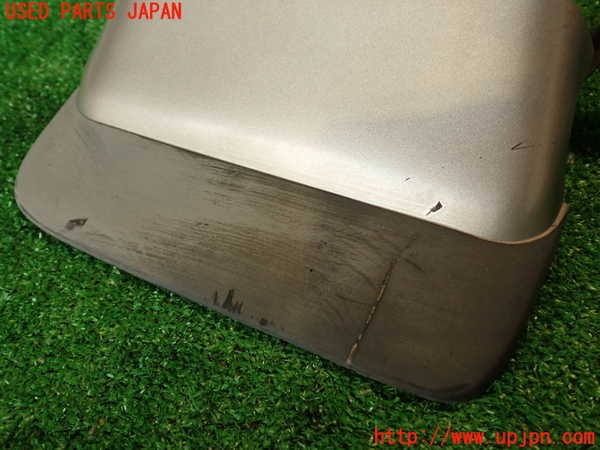 2UPJ-32841456]クラウン 4ドア ハードトップ(GS131)左リアマッドガード(泥除け) 中古_m0002.jpg