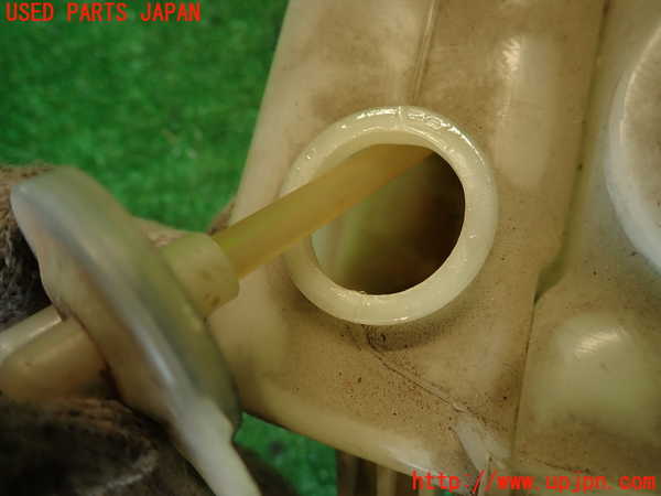 2UPJ-32842410]クラウン 4ドア ハードトップ(GS131)ラジエータータンク 中古_m0004.jpg