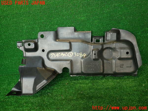 2UPJ-32841722]クラウン 4ドア ハードトップ(GS131)アンダーカバー2 中古_m0002.jpg