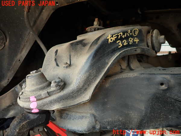 2UPJ-32845126]クラウン 4ドア ハードトップ(GS131)右フロントアッパーアーム1 中古_m0001.jpg