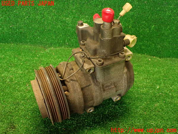 2UPJ-32846025]クラウン 4ドア ハードトップ(GS131)エアコンコンプレッサー 中古_m0001.jpg