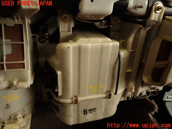 2UPJ-32846081]クラウン 4ドア ハードトップ(GS131)エバポレーター1(フロント) 中古_m0001.jpg