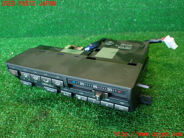 2UPJ-32846066]クラウン 4ドア ハードトップ(GS131)エアコンスイッチ1 中古_m0001.jpg