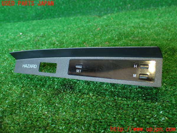 2UPJ-32847850]クラウン 4ドア ハードトップ(GS131)時計 中古_m0001.jpg