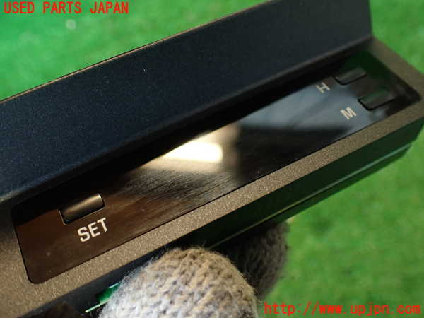 2UPJ-32847850]クラウン 4ドア ハードトップ(GS131)時計 中古_m0002.jpg