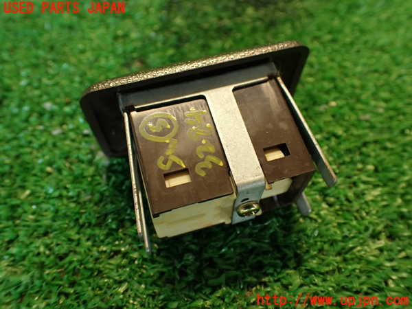 2UPJ-32846310]クラウン 4ドア ハードトップ(GS131)スイッチ5(トランク) 中古_m0003.jpg