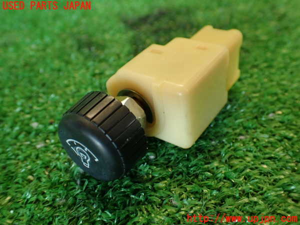 2UPJ-32846311]クラウン 4ドア ハードトップ(GS131)スイッチ6（メーター照度） 中古_m0001.jpg