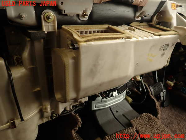 2UPJ-32846100]クラウン 4ドア ハードトップ(GS131)ヒーターコア 中古_m0001.jpg