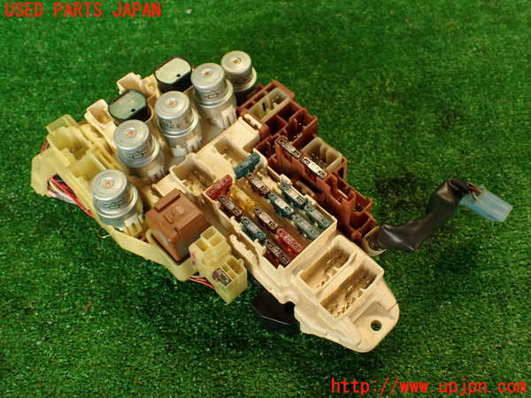2UPJ-32846742]クラウン 4ドア ハードトップ(GS131)ヒューズボックス2 中古_m0001.jpg