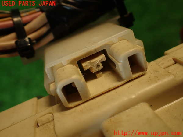 2UPJ-32846742]クラウン 4ドア ハードトップ(GS131)ヒューズボックス2 中古_m0004.jpg