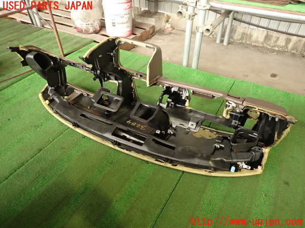 2UPJ-32847505]クラウン 4ドア ハードトップ(GS131)ダッシュボード 中古_m0005.jpg