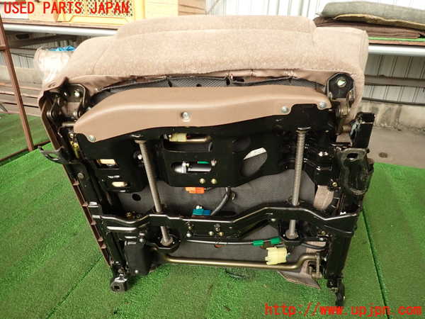 2UPJ-32847035]クラウン 4ドア ハードトップ(GS131)運転席シート 中古_m0005.jpg