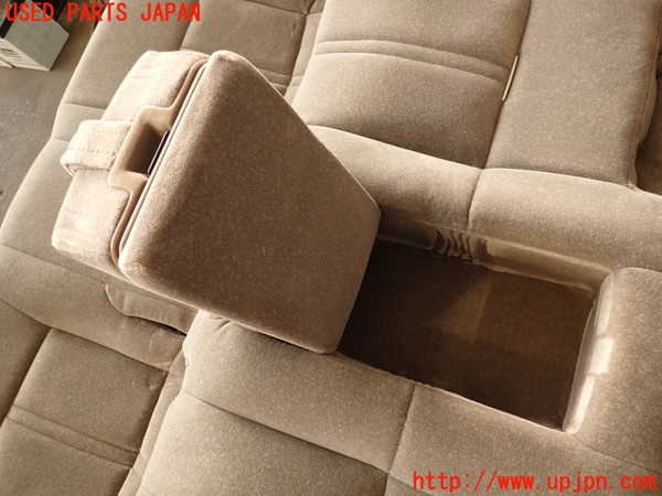 2UPJ-32847385]クラウン 4ドア ハードトップ(GS131)リアシート 中古_m0003.jpg